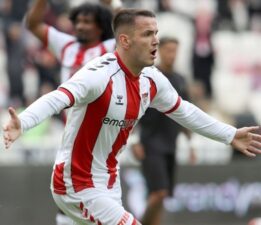 5 gollü maçta kazanan Sivasspor!