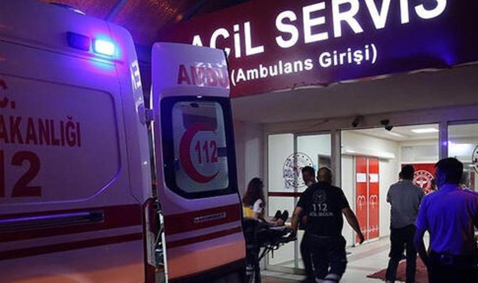 Adıyaman’da hafif ticari araç şarampole yuvarlandı: 7 yaralı