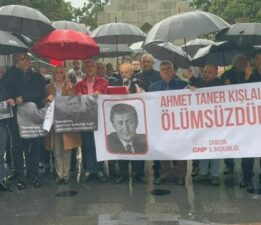 Ahmet Taner Kışlalı Samsun’da anıldı