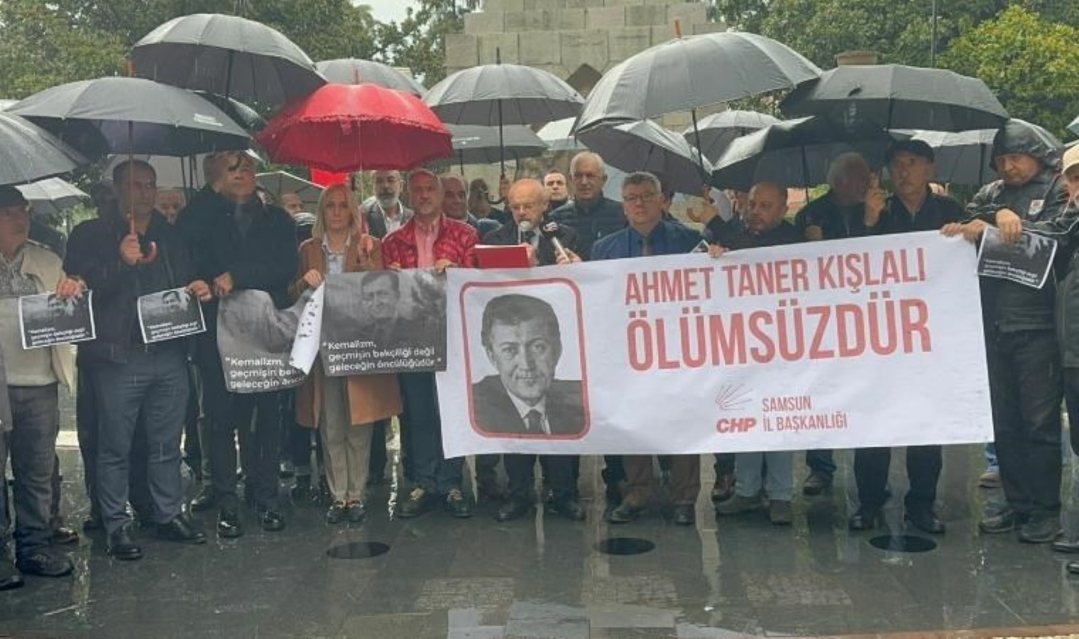 Ahmet Taner Kışlalı Samsun’da anıldı