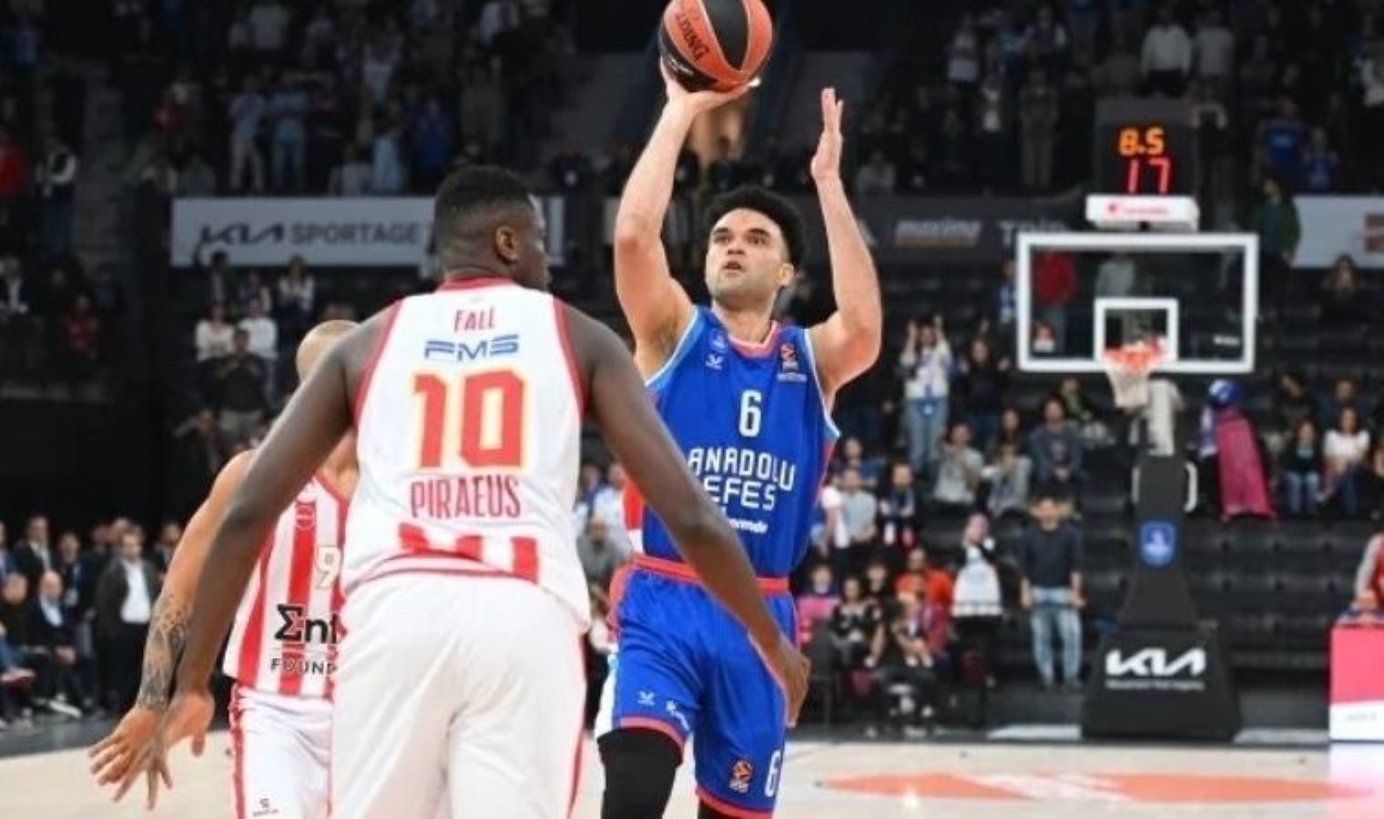 Anadolu Efes’ten muhteşem geri dönüş! Olympiakos evine eli boş dönüyor