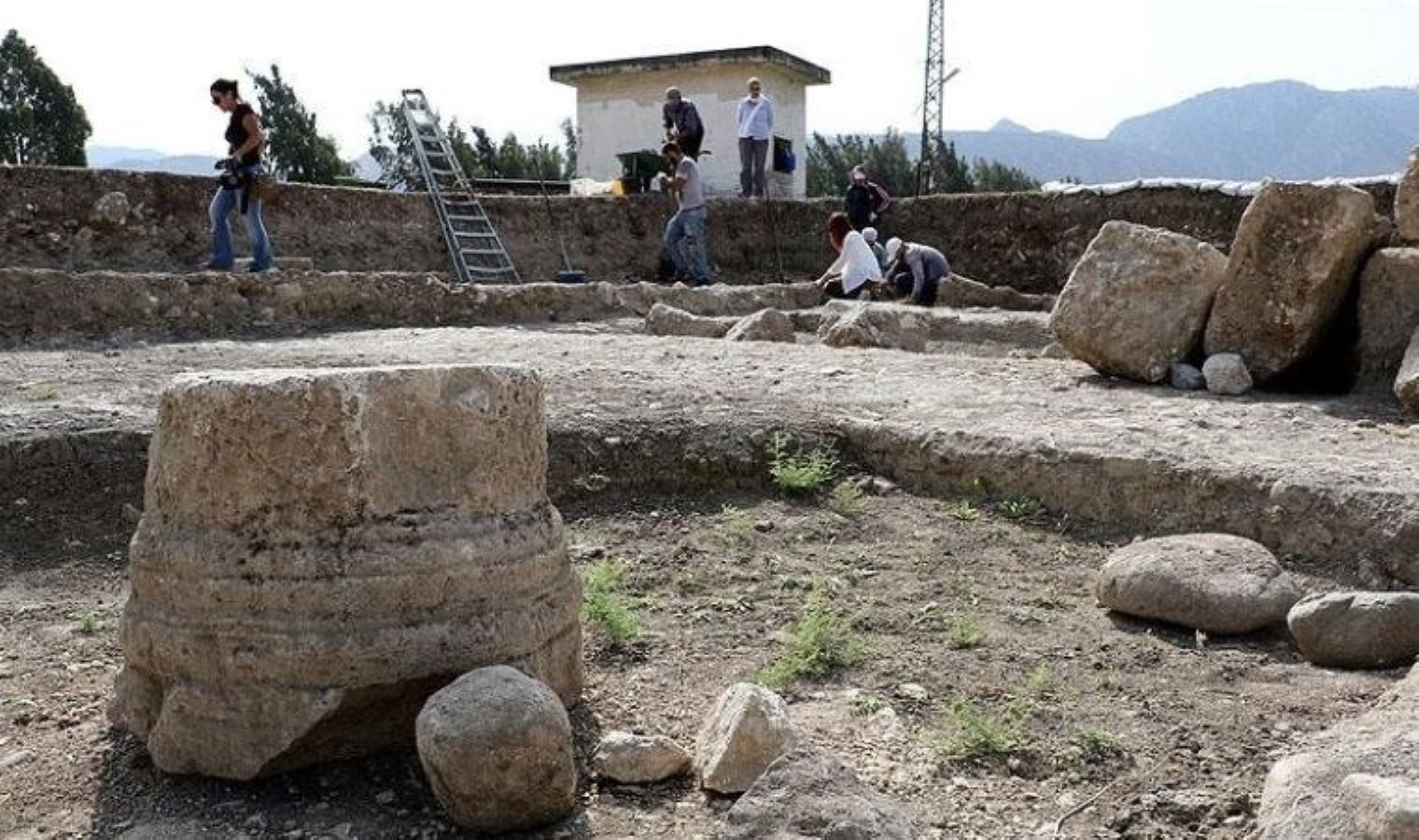 Antakya Antik Hipodrom’un çevresindeki kalıntılarda eski depremlerin izleri araştırılıyor