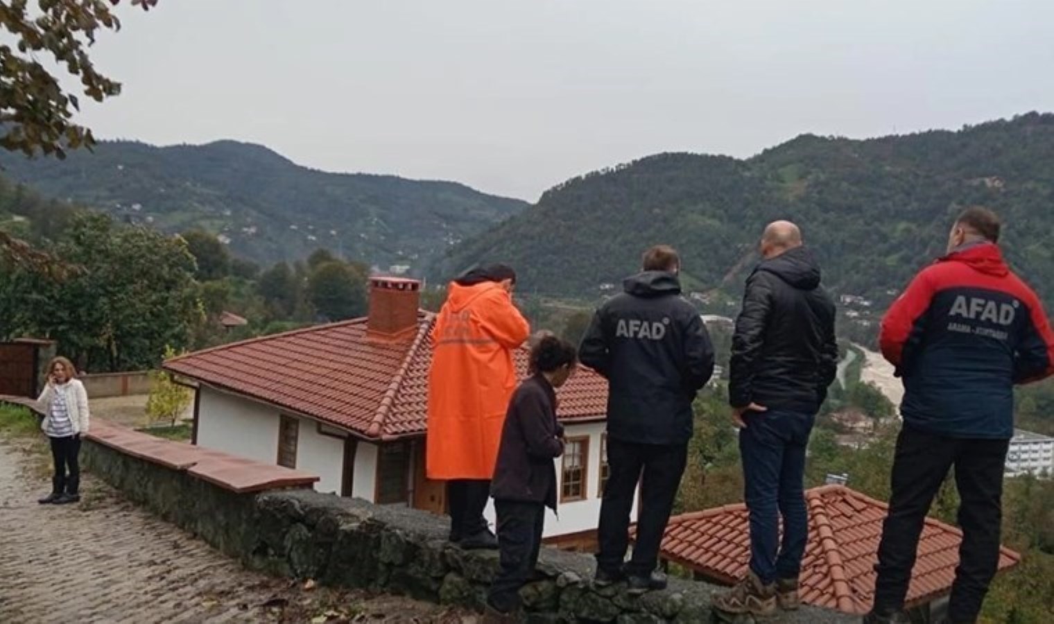 Artvin’de heyelan riski: Çatlaklar oluşan 8 ev boşaltıldı