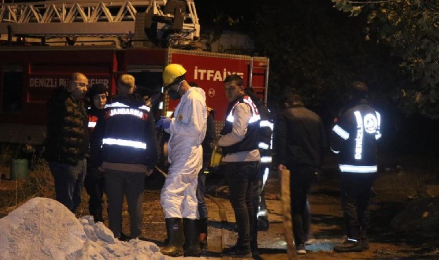 Babasını ve ağabeyini katledip evi ateşe verdi!