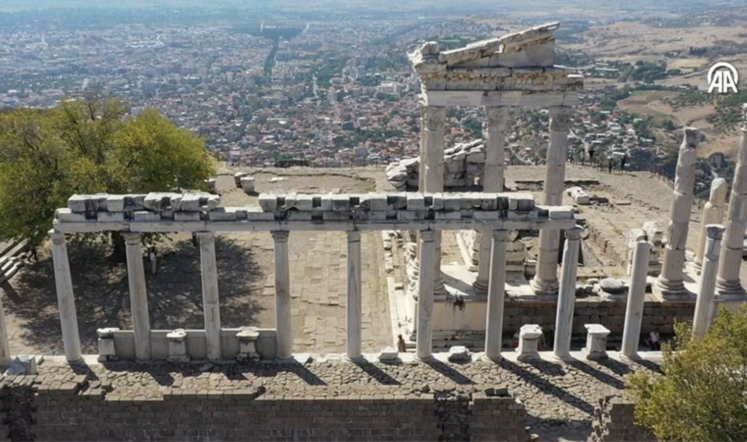 Bergama’daki yüzey araştırmalarında yaklaşık 4 bin 500 yıllık tanrıça figürü bulundu