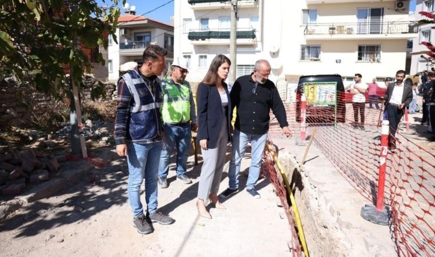 Çeşme’de doğal gaz çalışmalarında ilk kazma vuruldu