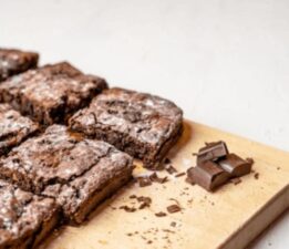 Dakikalar içinde hazır: Pişmeyen brownie tarifi…