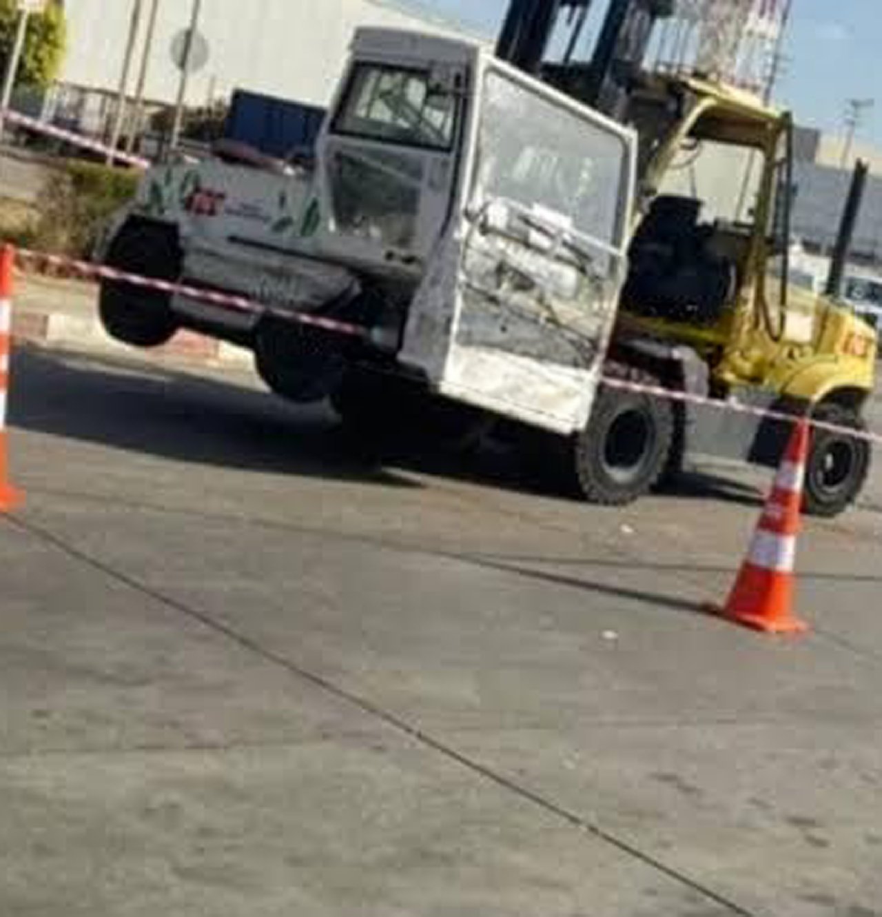 Havalimanında forklift çarpan güvenlik görevlisi yoğun bakımda