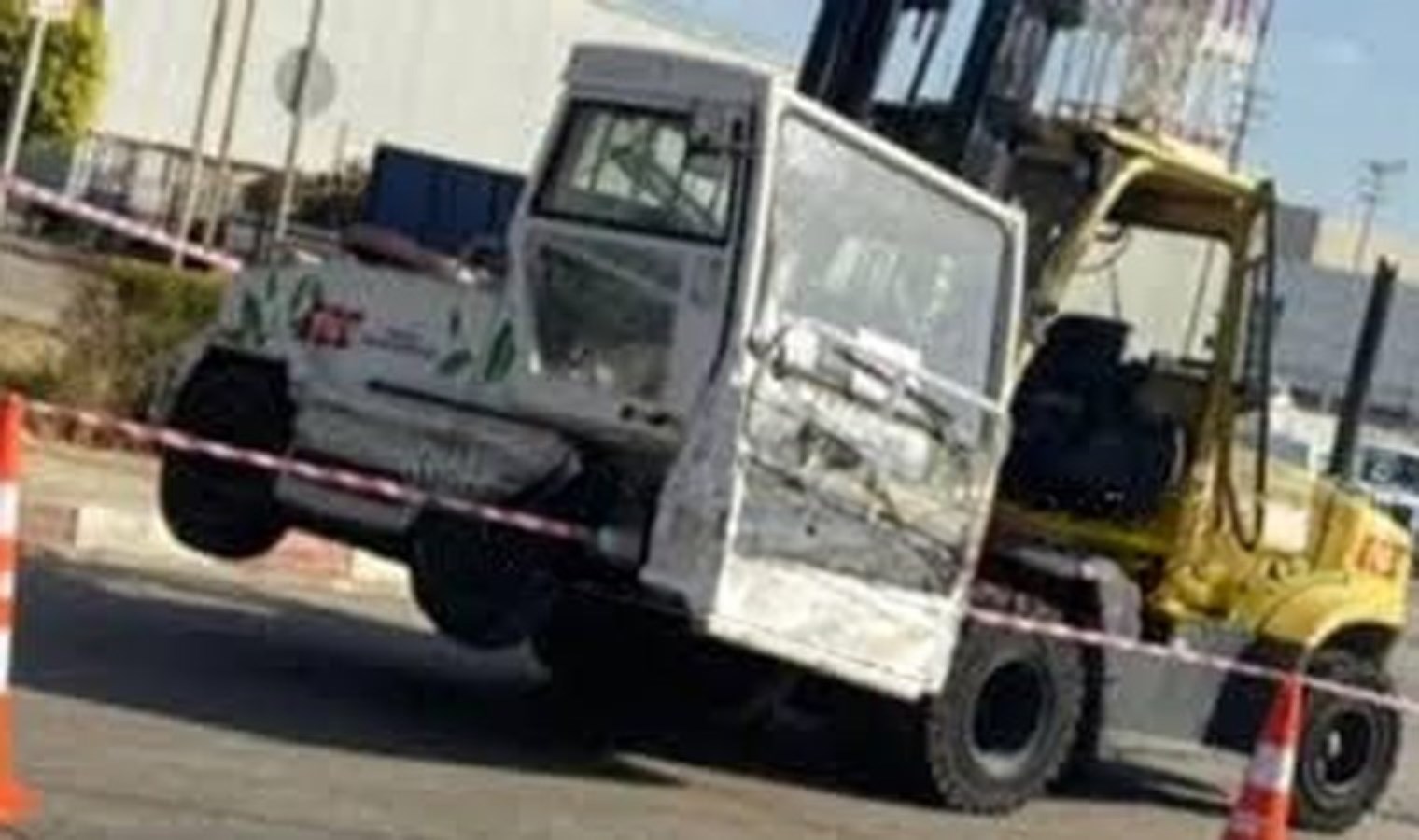 Havalimanında kadına forklift çarptı… Ağır yaralandı!