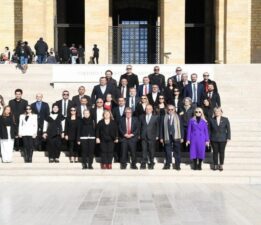 İç Anadolu Sanayici ve İşadamları Dernekleri Federasyonu Anıtkabir’i ziyaret etti