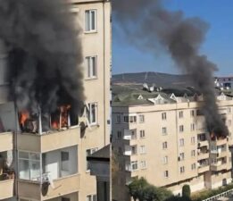 İstanbul’da panik anları: 5 katlı binada yangın!