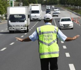 İstanbul’da yarın trafiğe çıkacaklar dikkat: Pazar günü bu yollar kapalı!