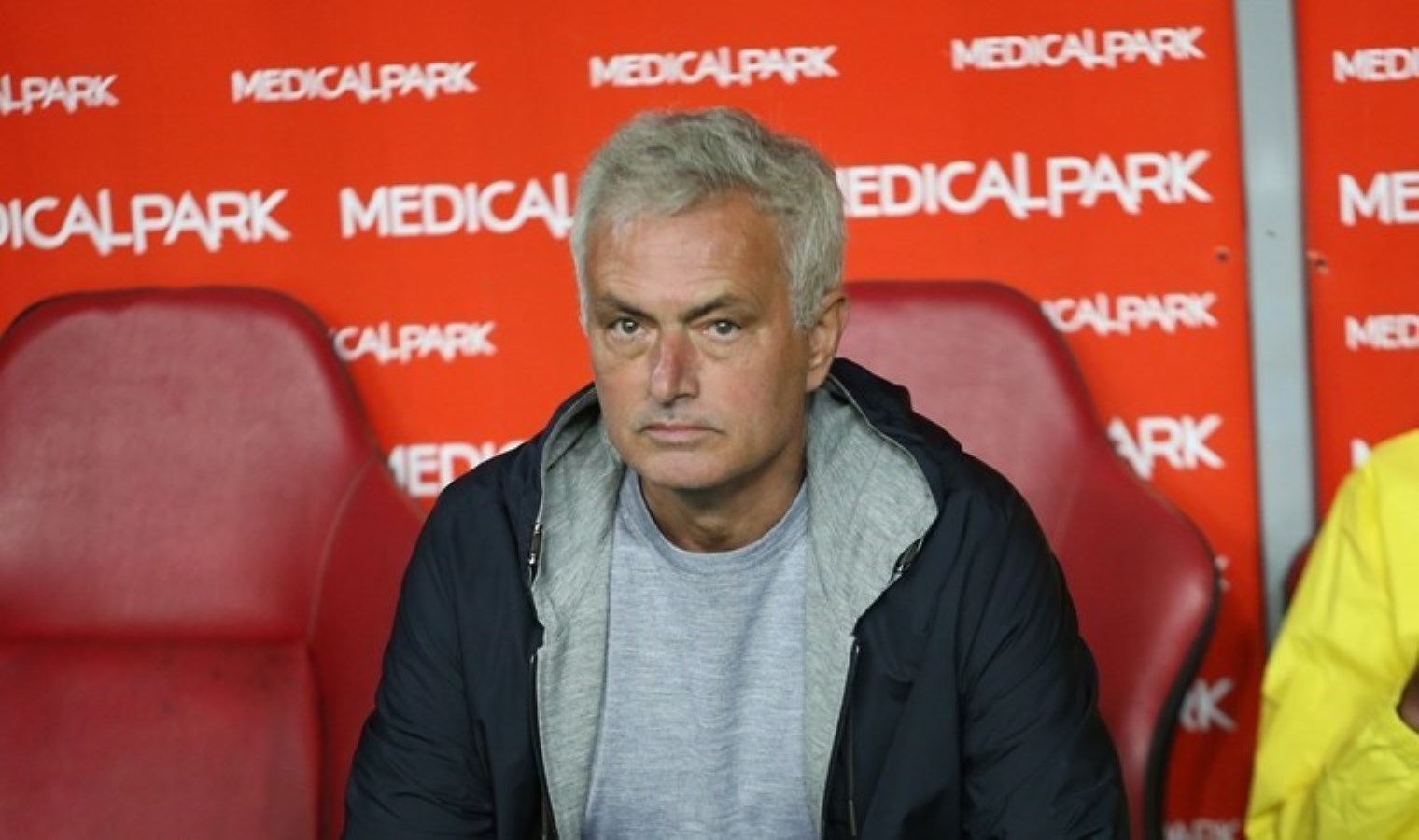 Jose Mourinho’dan sert tepki: ‘Sürekli ağlıyorsunuz’