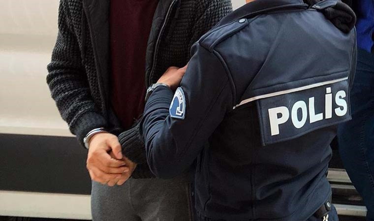 Kağıthane’de çok sayıda suça karışan şüpheli yakalandı: Evden 10 ruhsatsız tabanca çıktı