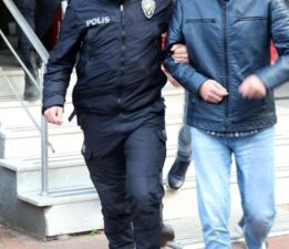 Polisin arama yaptığı evden 4 tane tabanca çıktı: 1 gözaltı