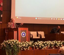 Prof. Dr. Kuruç: ‘Ülkeyi korumak kadını ve toprağı korumaktan geçiyor’