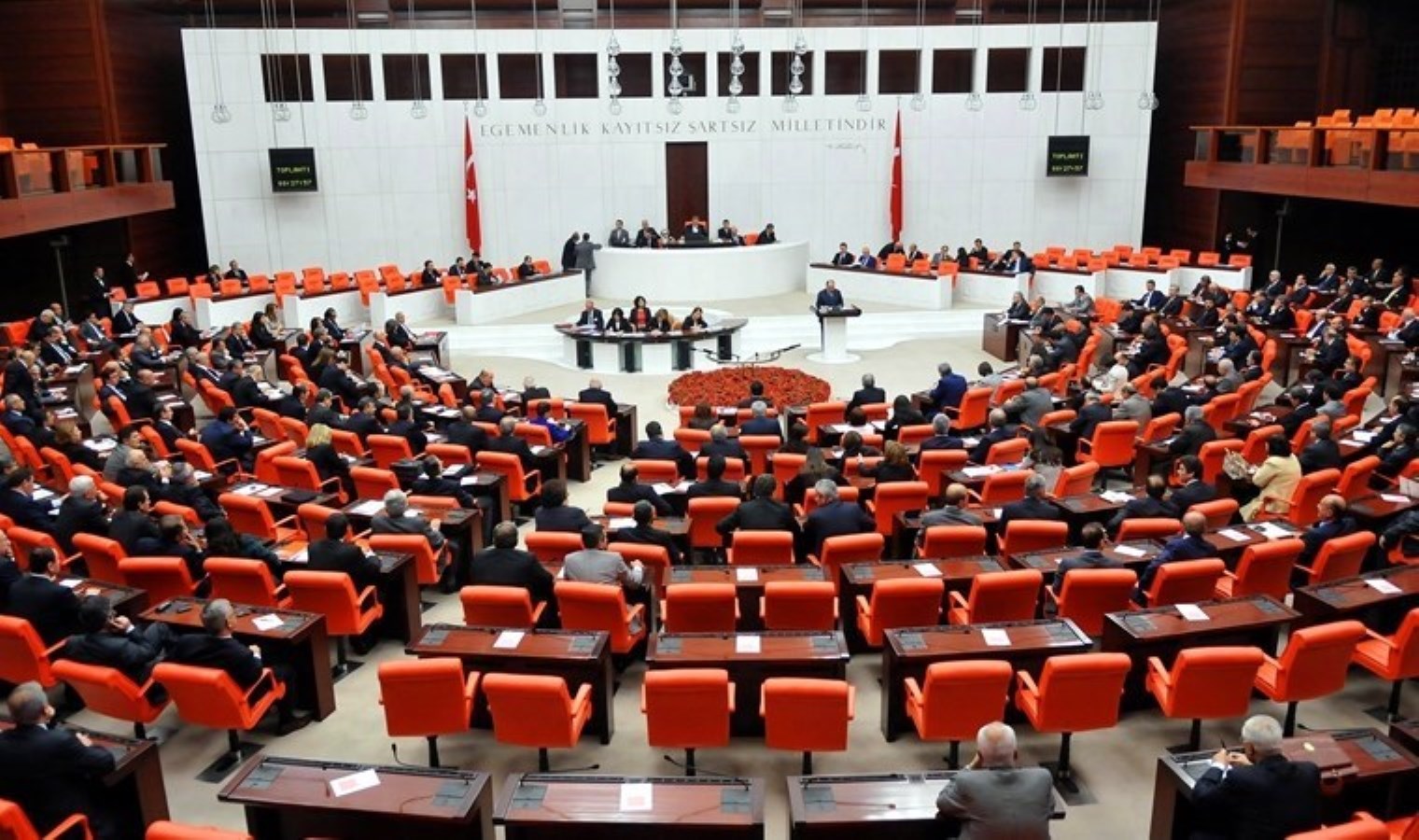 Saadet Partisi’nin ‘yenidoğan çetesi’ skandalına ilişkin verdiği önerisi AKP ve MHP oylarıyla reddedildi