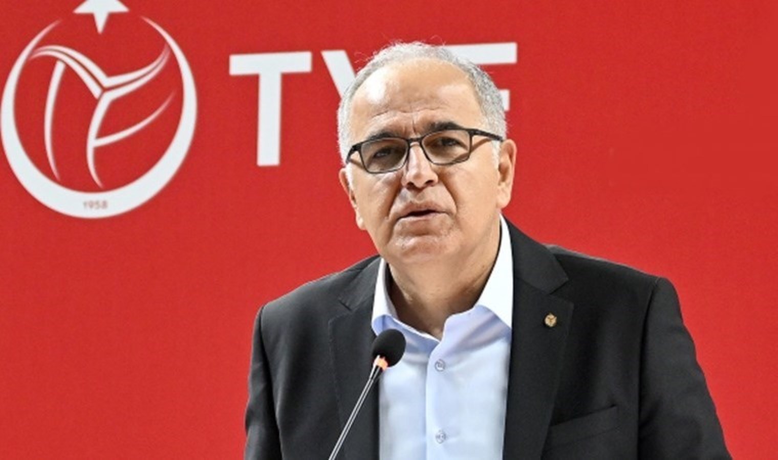 TVF’de Mehmet Akif Üstündağ yeniden başkan seçildi: ‘2026 Avrupa Voleybol Şampiyonası, Türkiye’de’