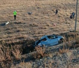 Van’da kamyonet şarampole devrildi: 2 ölü, 2 yaralı