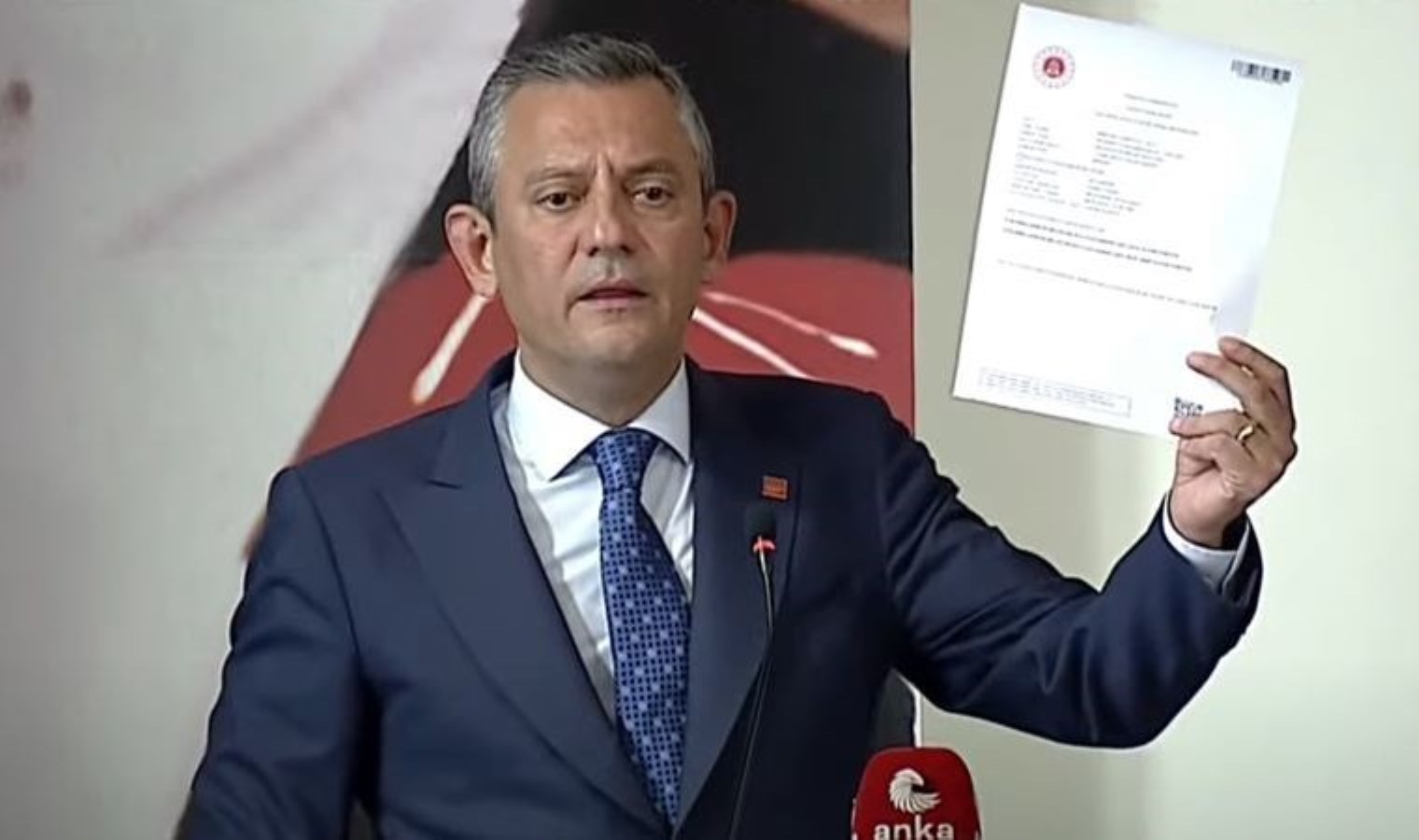 Ahmet Özer’e gözaltı… Özgür Özel’den iddialara ‘sicil kaydı’yla yanıt!