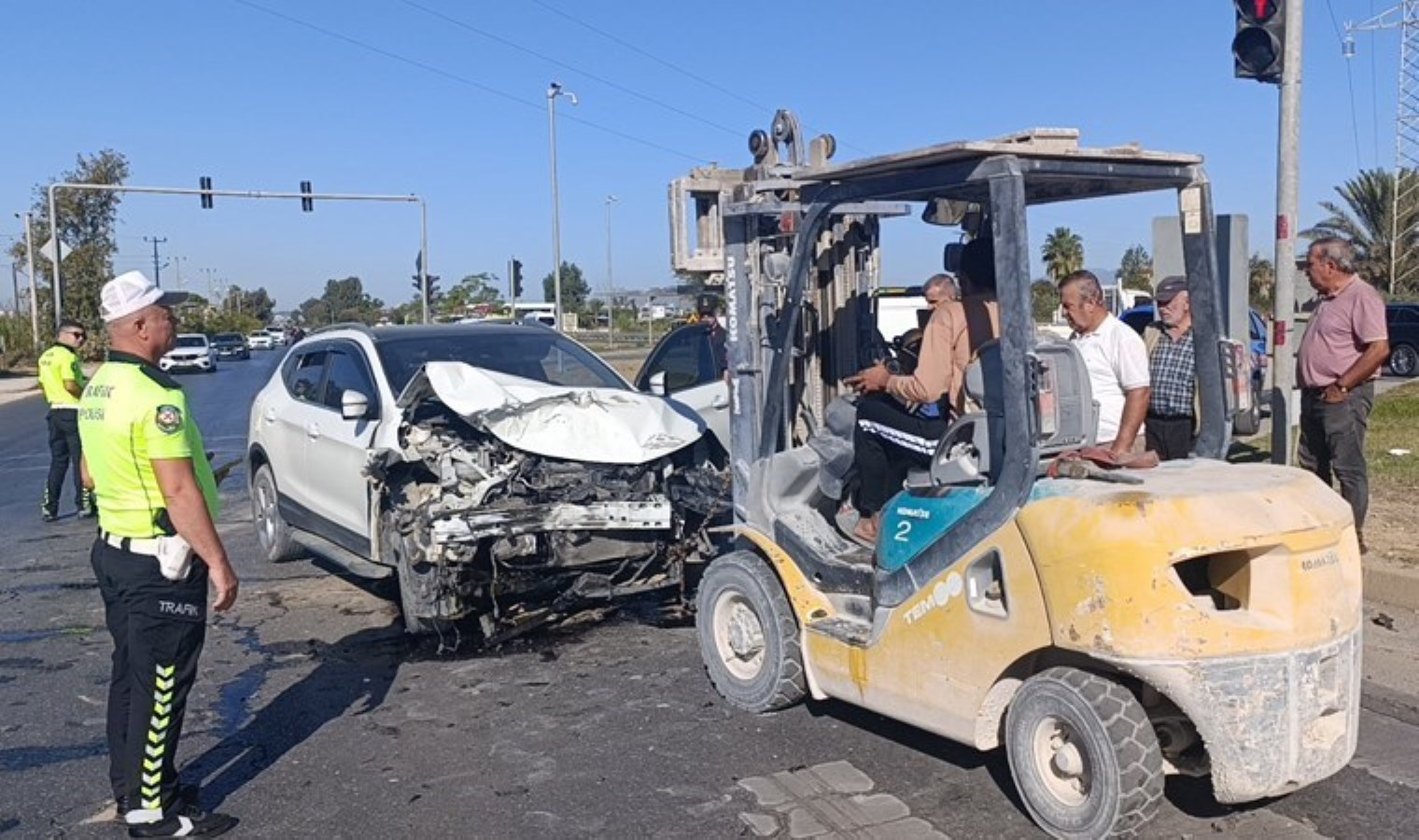 Arızalanan trafik ışıkları facia getirdi: 5’i çocuk, 9 yaralı