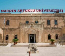 Artuklu Üniversitesi yemekhanesinde yapılan denetimlerde tarihi geçmiş tavuk eti kullanıldığı tespit edildi