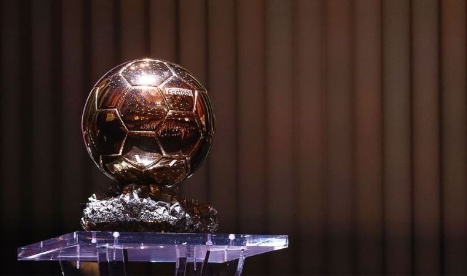 Ballon d’or ne zaman? Ballon d’or aday gösterilen futbolcular kimler? Hakan Çalhanoğlu listede var mı?