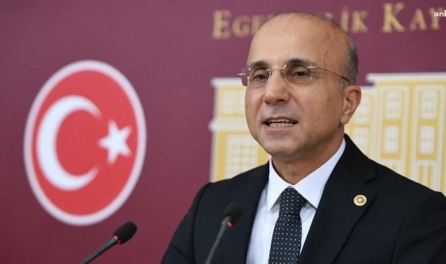 CHP’li Aşkın Genç: “Borç stoku, sadece bir ayda 310 milyar lira artarak 8 trilyon 649 milyar liraya ulaştı. Her 100 liralık verginin 17 lirası faize gidiyor”