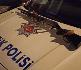 Çorum’da polisin şüphelendiği otomobilden tüfek çıktı!