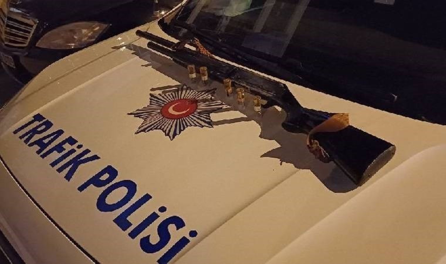 Çorum’da polisin şüphelendiği otomobilden tüfek çıktı!