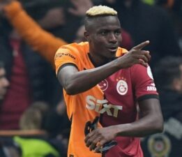 Devre arasında ayrılacağı iddia ediliyordu: Victor Osimhen’den transfer yanıtı!