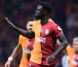 Galatasaray’da Davinson Sanchez’den Gabriel Sara’ya övgü!