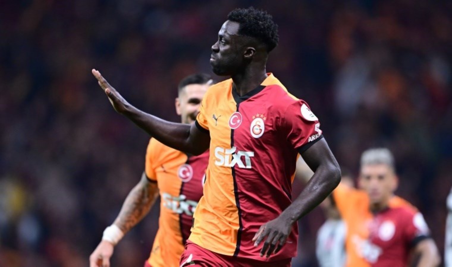 Galatasaray’da Davinson Sanchez’den Gabriel Sara’ya övgü!