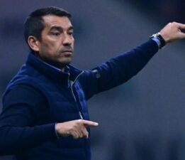 Giovanni van Bronckhorst’tan hakem tepkisi: ‘Ceza alabilirim’