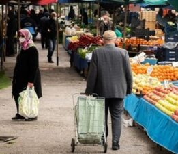 İBB’den emeklilere pazar desteği: Başvurular bugün başladı!