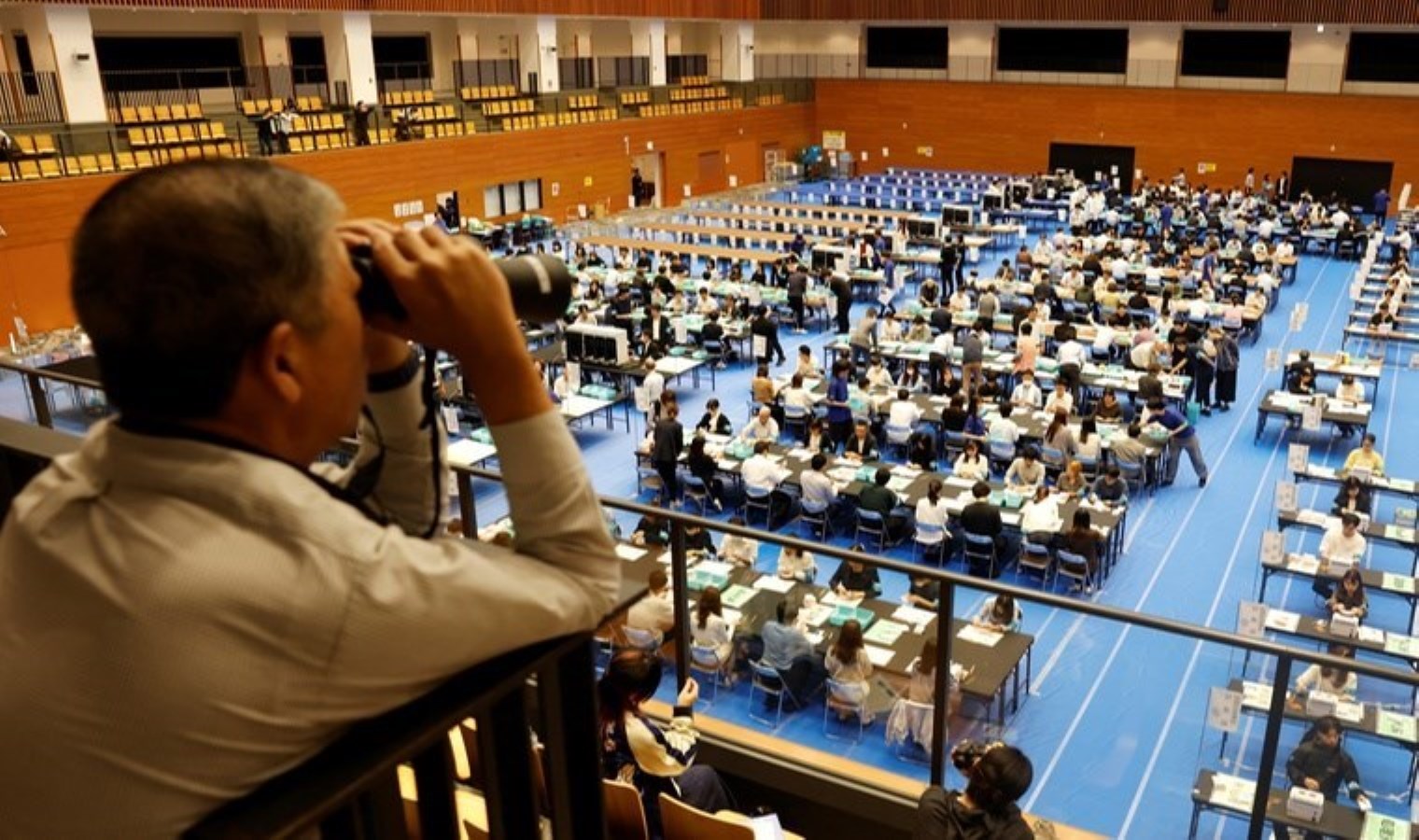 Japonya’da seçim: 15 yıl sonra meclisteki çoğunluğu kaybetti