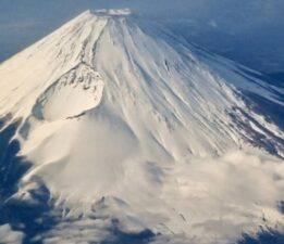 Japonya’nın ikonik Fuji Dağı’nda 130 yılın rekoru kırıldı