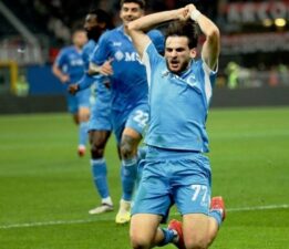 Lider Napoli, Milan’ı deplasmanda yendi!