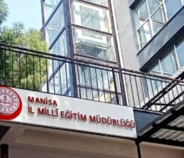 Manisa’da bir eğitimcinin disiplin cezasının siyasi bağlantıları sayesinde iptal edildiği öne sürüldü