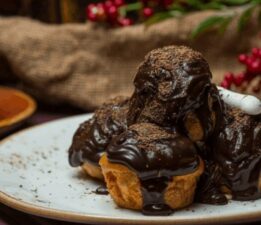 MasterChef yarışmasının vazgeçilmezi: Pratik profiterol tarifi