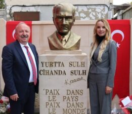 Paris Trabzonlular Derneği öncülüğünde Fransa’da ilk defa Atatürk büstü açıldı