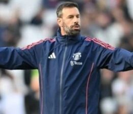 Ruud van Nistelrooy’dan Manchester United açıklamaları