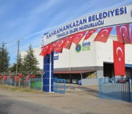 Terör saldırısı gerçekleştirilen Kahramankazan, bayraklarla donatıldı