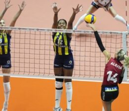 Voleybolda dev derbi: Fenerbahçe, Galatasaray’ın serisini bitirdi!