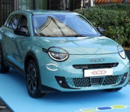 Yeni Fiat 600 Türkiye’de: İşte elektrikli ve hibrit modelin fiyatı ve tüm özellikleri