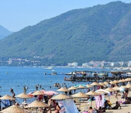 Yıl sonunda 52,7 milyon yabancı ziyaretçi sayısı, 59,6 milyar dolar turizm geliri bekleniyor