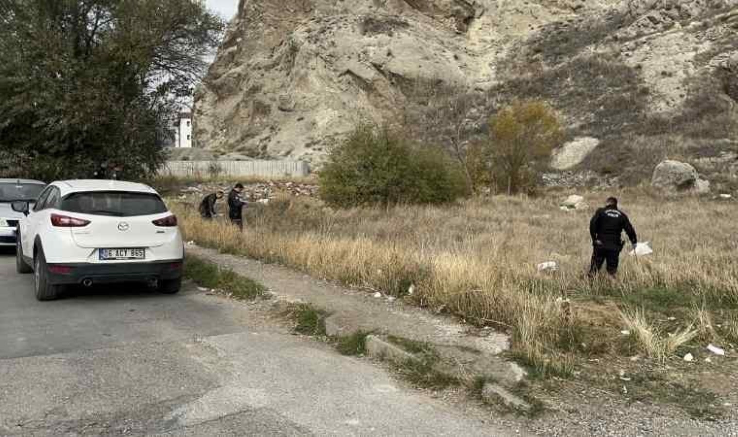 Arazide parçalanmış halde bulunan bebek son yolculuğuna uğurlandı