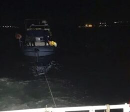 Arnavutköy açıklarında sürüklenen tekne kurtarıldı