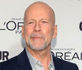 Bruce Willis demansla mücadele ediyor… Eşi Emma Heming sağlık durumuna dair açıklama yaptı: ‘Tedavisi yok ve ölümcül’