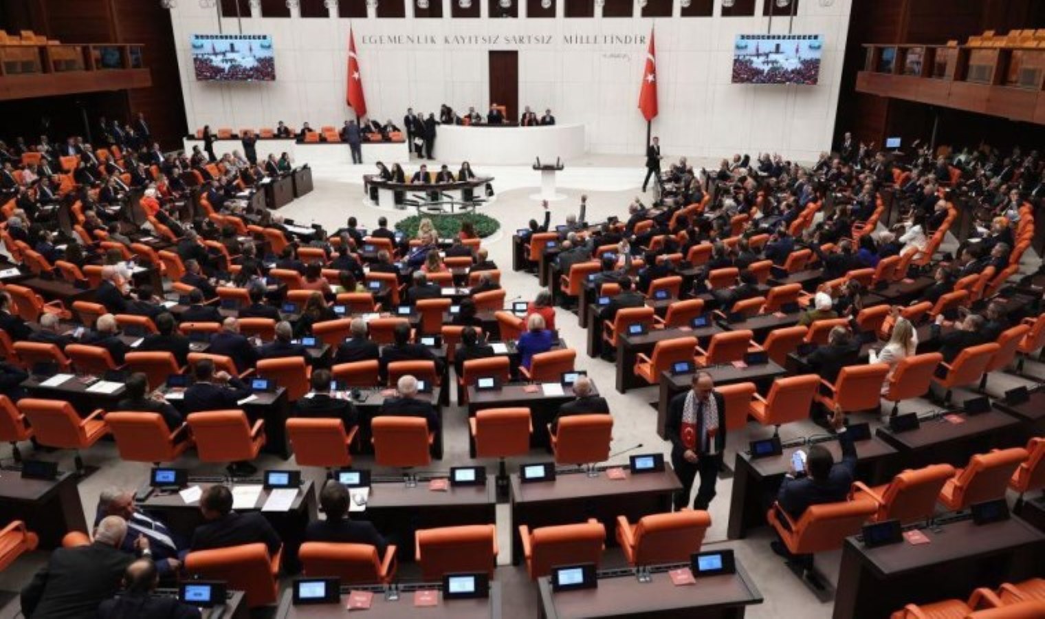 DEM Parti’den ‘kayyum yasası’nın değiştirilmesi için kanun teklifi